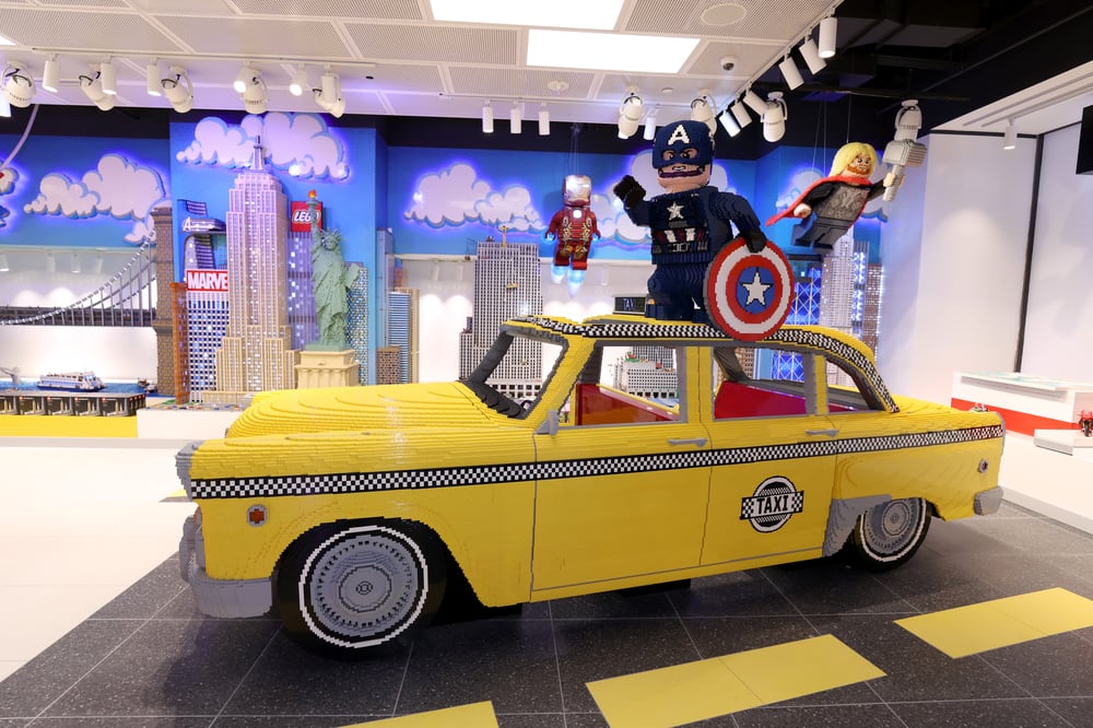 The_LEGO(R)_Store_Flagship_on_Fifth_Superheroes_002